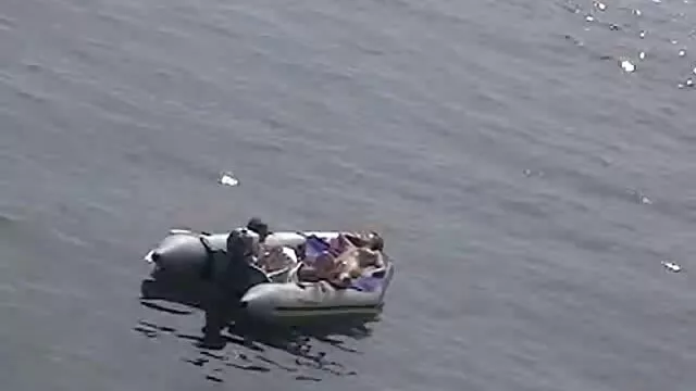 Καυτό πορνό χωρίς εγγραφή  Οι μαθητές γδύνομαι δωρεαν πορνο ταινιεσ και να κάνει ενεργά τον αυνανισμό στον καναπέ