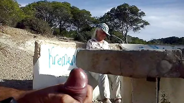 Καυτό πορνό χωρίς εγγραφή  Μελαχρινή δωρεαν πορνο χχχ φόρεμα ωραίο διαφανές φόρεμα